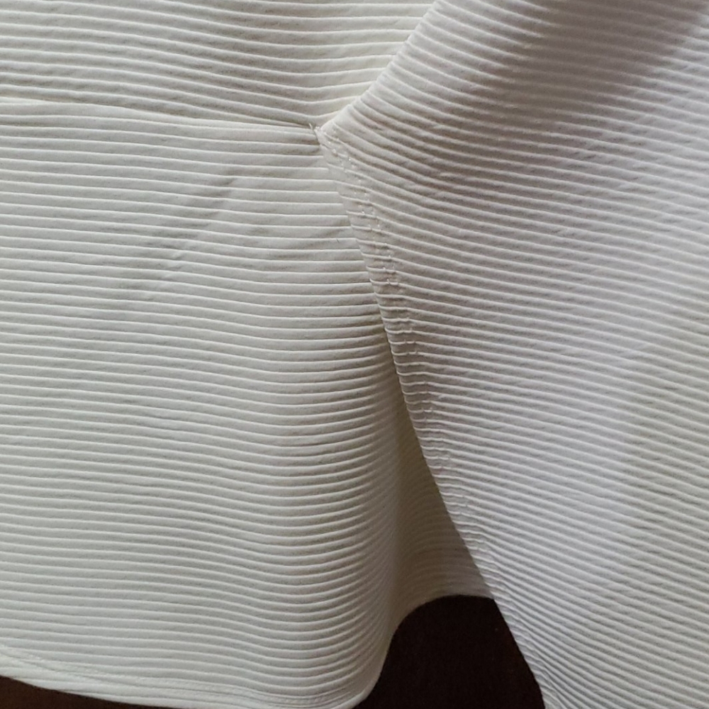 Top - Picture 2 of 2